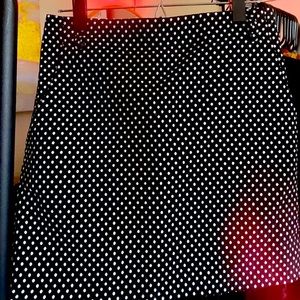 Polka dot mini skirt 🤍🖤